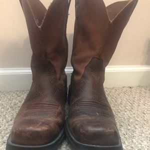 Men’s Ariat cowboy boots size 10.5